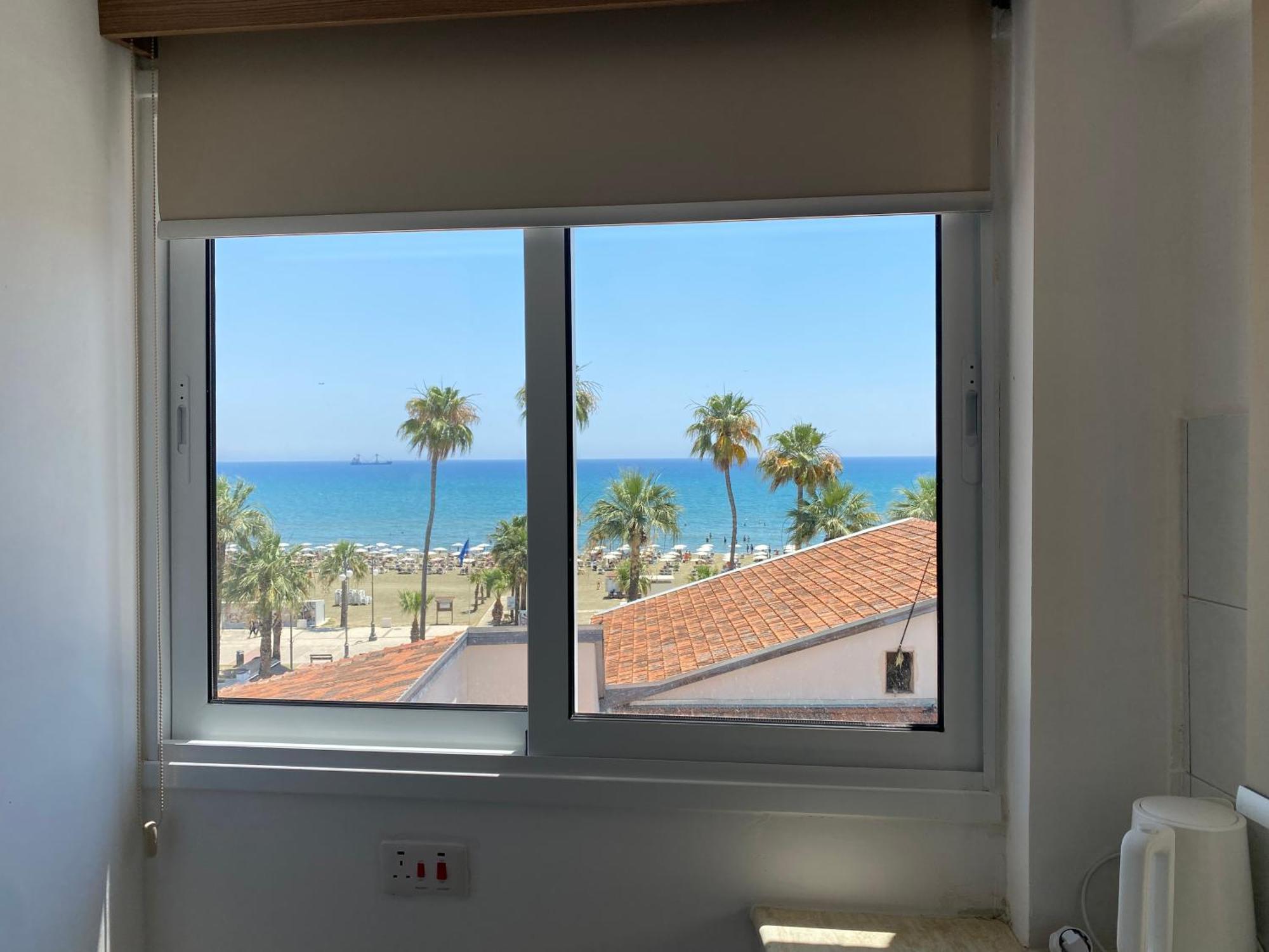 Larnaca Bay Suites Zewnętrze zdjęcie