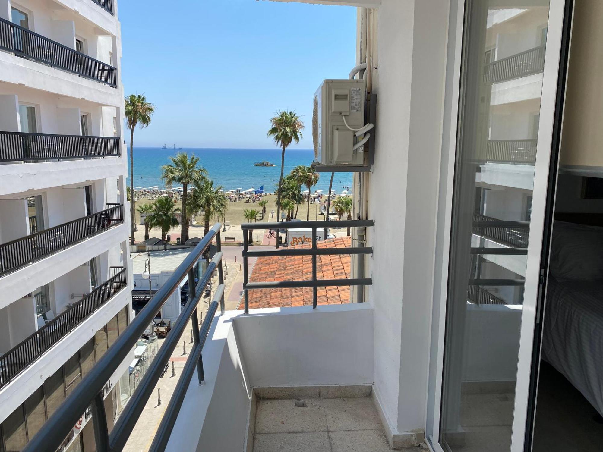 Larnaca Bay Suites Zewnętrze zdjęcie
